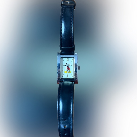 Disney’s Mickey Mouse Watch #MU0941 - Picture 1 of 2